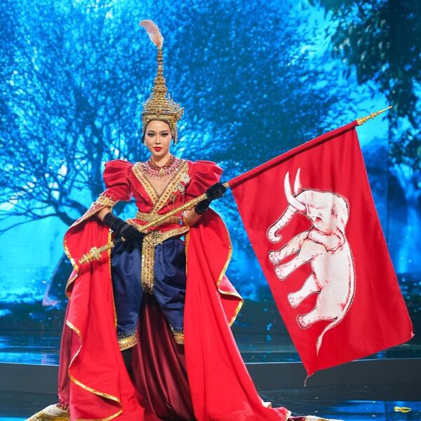 TOP15 de 20 - Trajes de fantasía Miss Grand Tailandia 2024