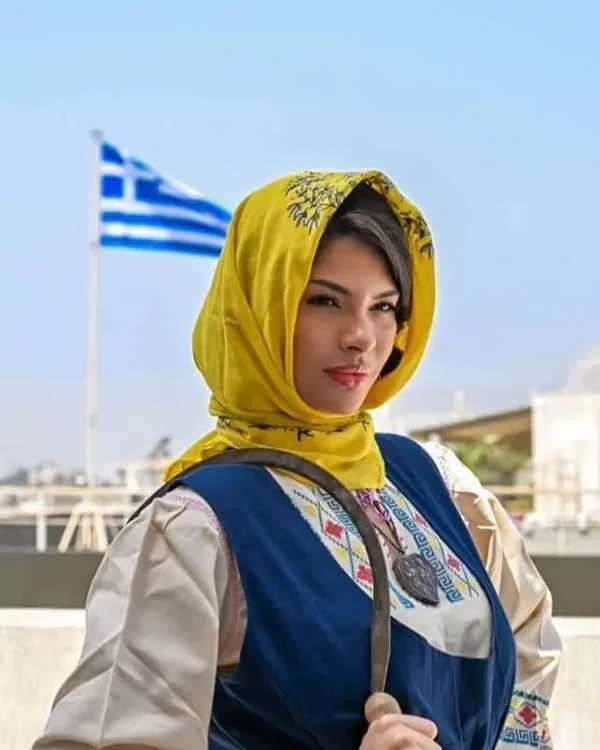 Sheynnis visita Grecia/visits Greece