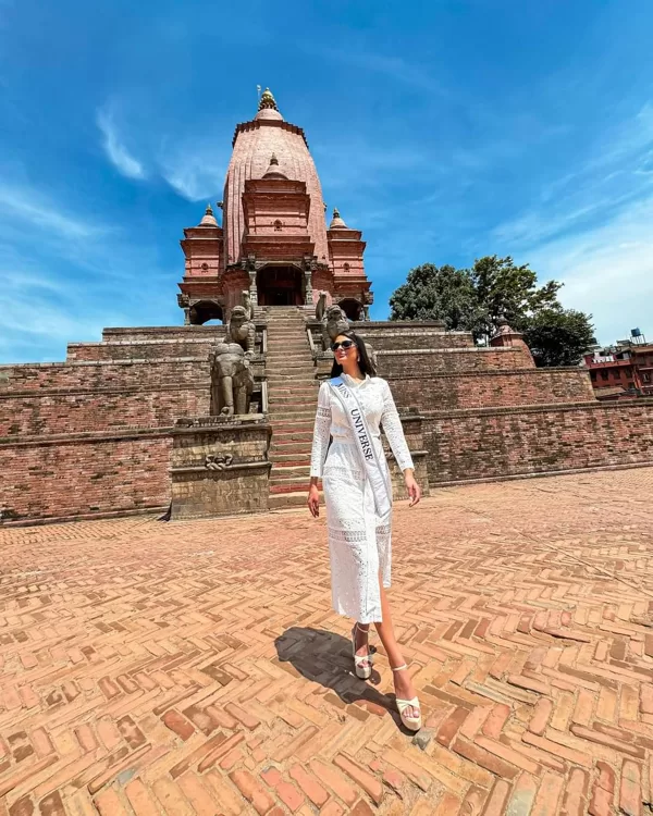 Sheynnis visita/visits Nepal