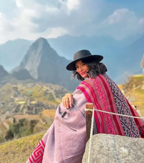 Sheynnis visits/visita Peru