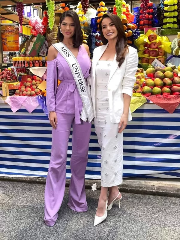 Sheynnis y/and Julia Gama 